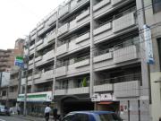 地下鉄烏丸線丸太町駅まで徒歩15分