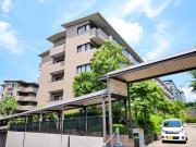 近鉄難波・奈良線学園前駅まで徒歩13分