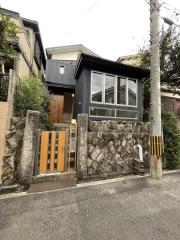 高槻市東城山町貸家