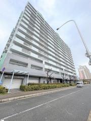 六甲アイランド線アイランドセンター駅まで徒歩6分