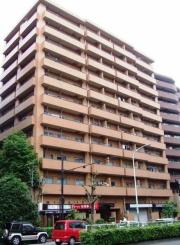 東京メトロ丸ノ内線新宿御苑前駅まで徒歩6分