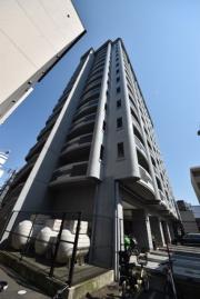 地下鉄七隈線渡辺通駅まで徒歩8分