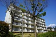 田園青葉台住宅団地8号棟