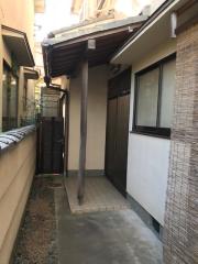 御陵荒巻町 貸家