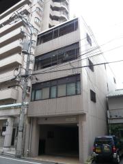 広島電鉄本線本川町駅まで徒歩4分