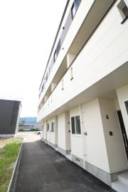 メニーズコート西宮の沢タウンA