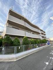 近鉄難波・奈良線河内小阪駅まで徒歩9分