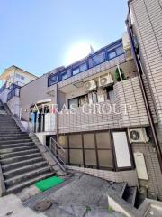 東京メトロ千代田線代々木公園駅まで徒歩10分