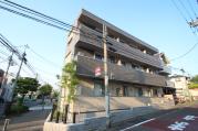 東急田園都市線三軒茶屋駅まで徒歩15分