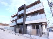 近鉄難波・奈良線学園前駅まで徒歩11分