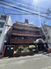 西鉄天神大牟田線西鉄平尾駅まで徒歩9分
