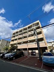 地下鉄御堂筋線江坂駅まで徒歩9分