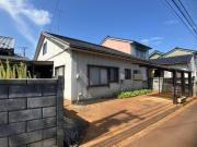 高岡市角230番8貸家