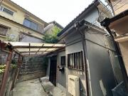 寝屋川市成田町9-23 2階建