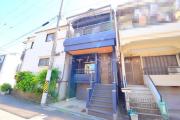朝日町16-8貸家