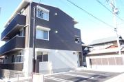 長野電鉄長野線市役所前駅まで徒歩10分