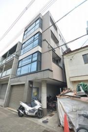 T HOUSE