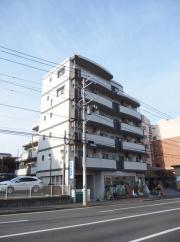 相鉄本線鶴ケ峰駅まで徒歩8分