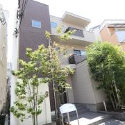 東京メトロ千代田線湯島駅まで徒歩5分