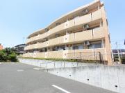 ＪＲ横浜線橋本駅までバス約15分 徒歩3分
