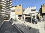 阪急宝塚線雲雀丘花屋敷駅まで徒歩17分