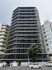 東京メトロ丸ノ内線新宿御苑前駅まで徒歩7分