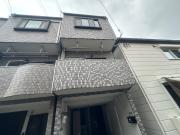 寝屋川市日之出町21-8 3階建