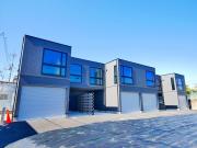 近鉄難波・奈良線新大宮駅まで徒歩17分