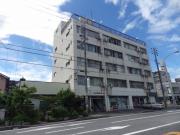 八まきビル