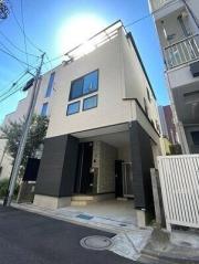 東京メトロ丸ノ内線新中野駅まで徒歩4分