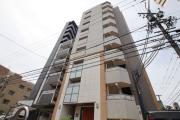 W HOUSE