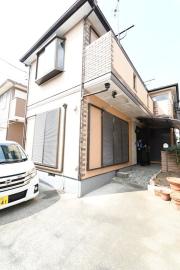 草加市新里町貸家