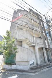 広島電鉄宇品線市役所前駅まで徒歩5分