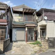 堂山車庫付き貸家