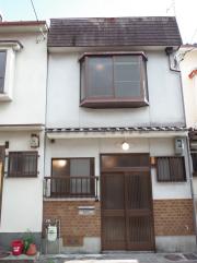 東山 伏見稲荷そばのレトロな家