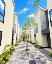 Annabelle Court