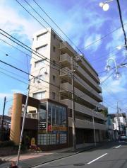 相鉄本線鶴ケ峰駅まで徒歩8分