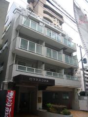 西鉄天神大牟田線西鉄福岡（天神）駅まで徒歩11分