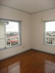 サンバーン港南台E