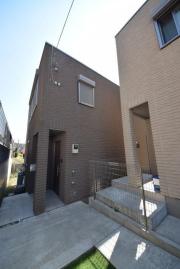 小田急江ノ島線湘南台駅までバス約10分 徒歩7分