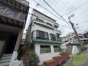 片山町3丁目貸家