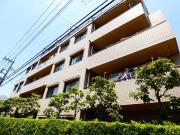 京王線多磨霊園駅まで徒歩15分