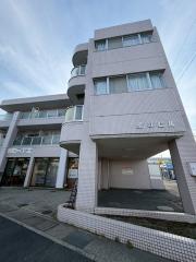 ＪＲ東海道本線平塚駅までバス約12分 徒歩2分
