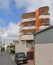 ラフォルテ屋富祖