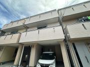 寝屋川市田井町8-8 3階建