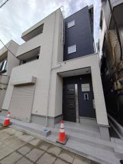 みなとみらい線元町・中華街駅までバス約12分 徒歩1分
