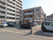 エモシオン箱崎