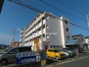ＪＲ東海道本線平塚駅までバス約15分 徒歩2分