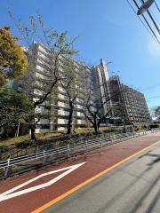 西武新宿線新井薬師前駅まで徒歩9分