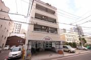 広島電鉄皆実線比治山橋駅まで徒歩6分